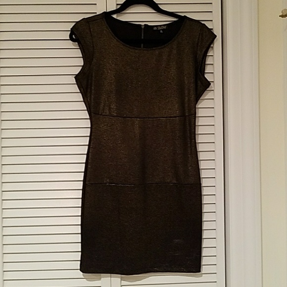Dresses & Skirts - Capsleeve Dress
